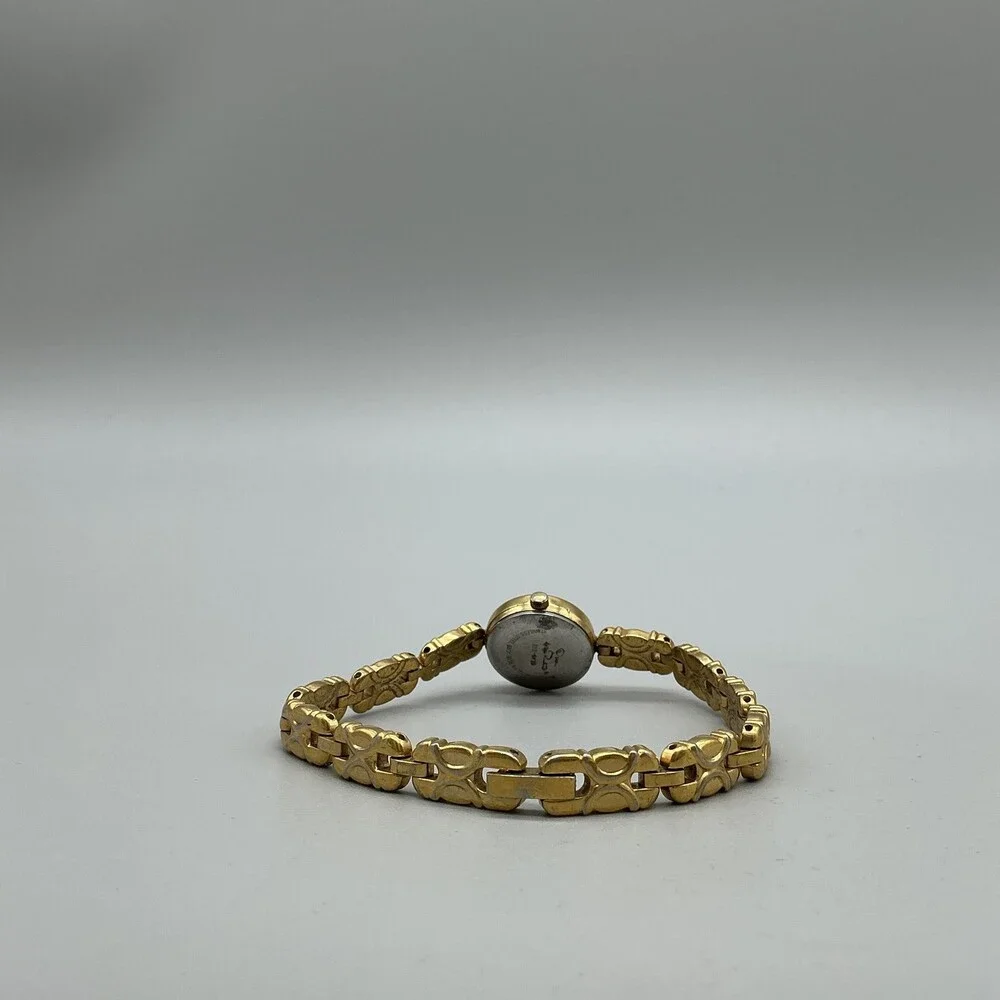 Vintage Oscar De La Renta Womens Watch 18mm Gold Tone Bracelet New Battery 7.75